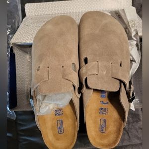 *** SOLD *** Birkenstock Boston soft insole suede taupe shoes Narrow Fit